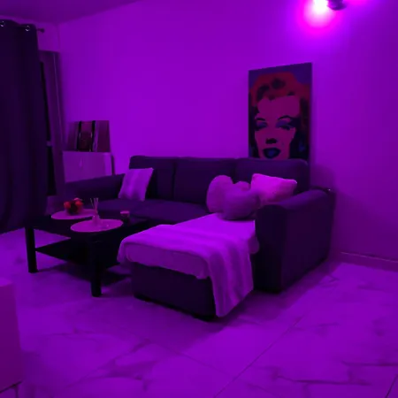 Proche De La Defense Apartment